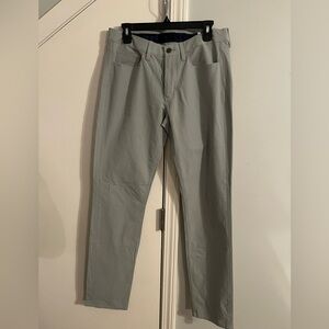 Vineyard Vines Gray Chinos Classic Fit New without tags